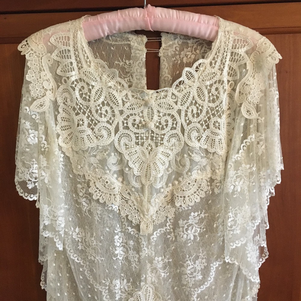 Vintage flapper style lace dress